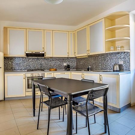 Elegant 2 Bedrooms Apartments Near Duomo Milano Exterior foto